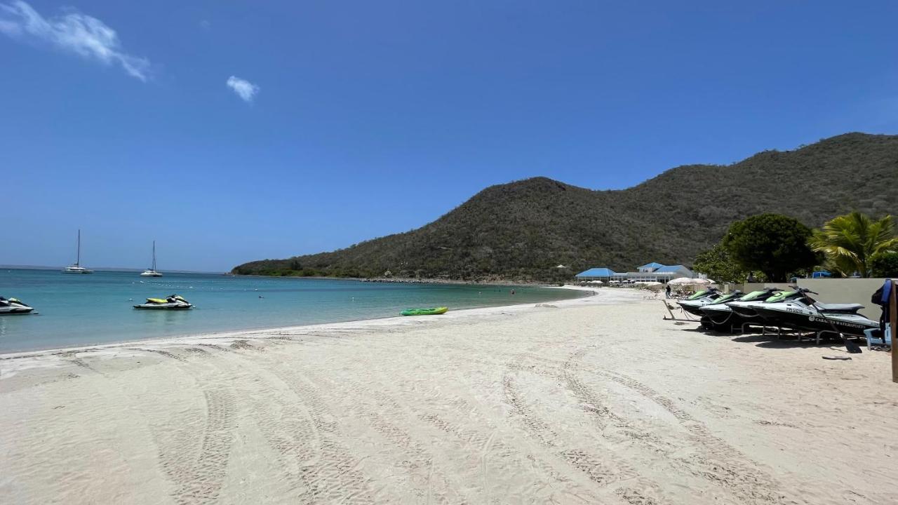 Island Escape, Marina Paradise & Beach Adventures Cul de Sac ภายนอก รูปภาพ