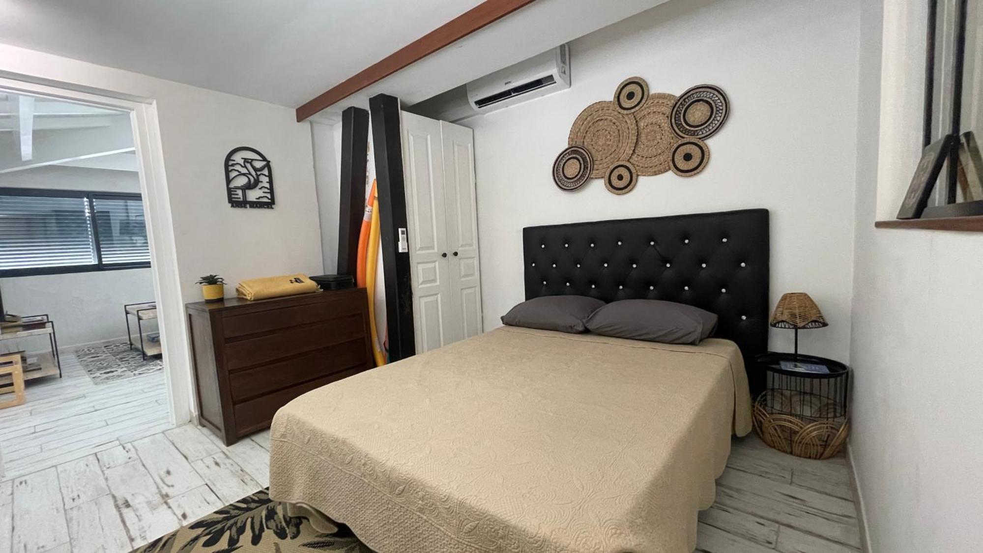 Island Escape, Marina Paradise & Beach Adventures Cul de Sac ภายนอก รูปภาพ