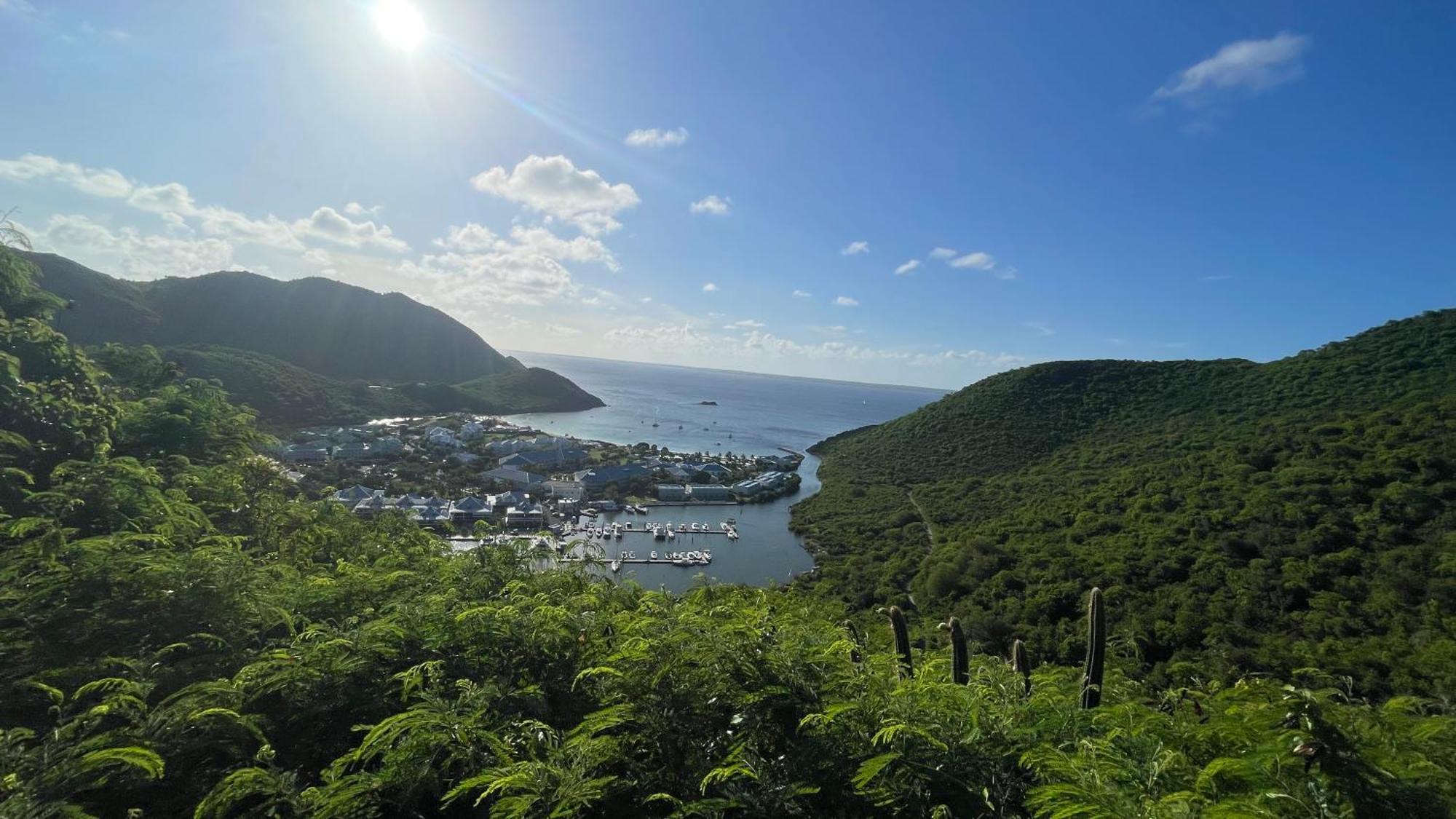 Island Escape, Marina Paradise & Beach Adventures Cul de Sac ภายนอก รูปภาพ
